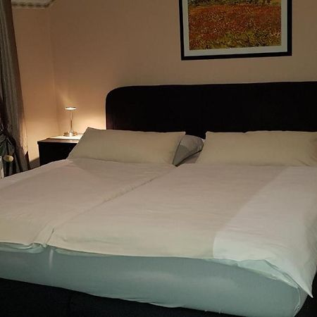 Hotel Garni Julia Linnich Zewnętrze zdjęcie