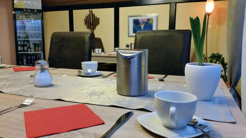 Hotel Garni Julia Linnich Zewnętrze zdjęcie