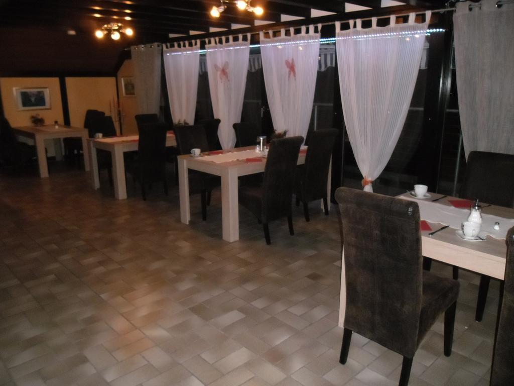 Hotel Garni Julia Linnich Zewnętrze zdjęcie