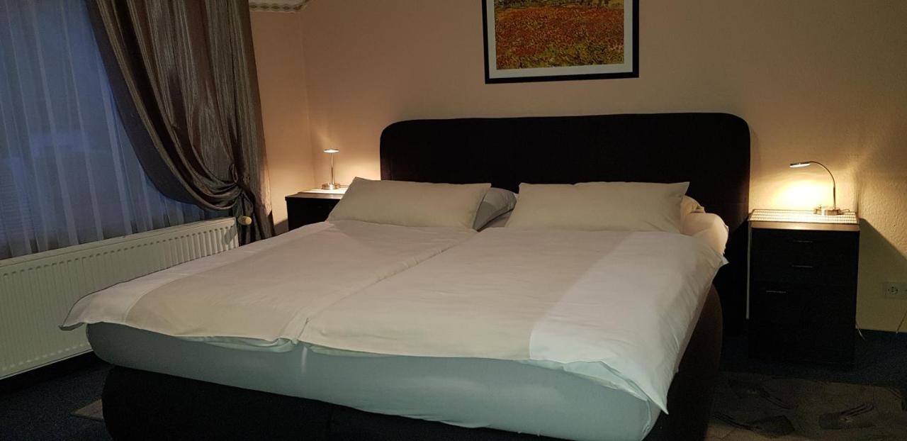 Hotel Garni Julia Linnich Zewnętrze zdjęcie