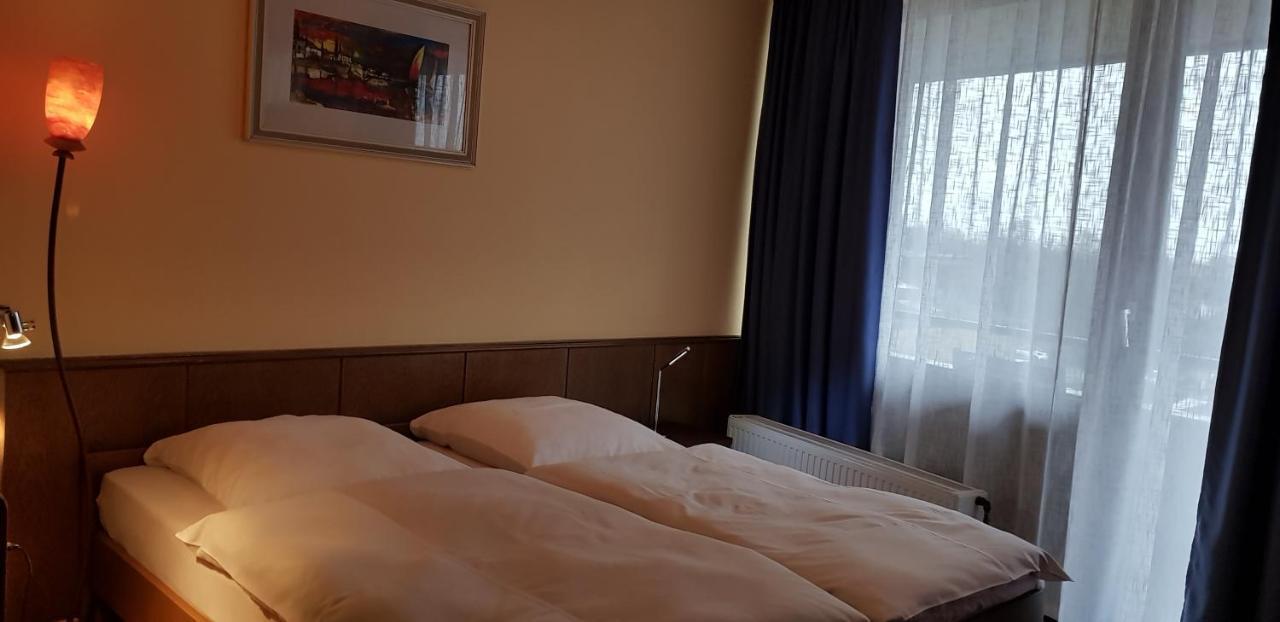 Hotel Garni Julia Linnich Zewnętrze zdjęcie