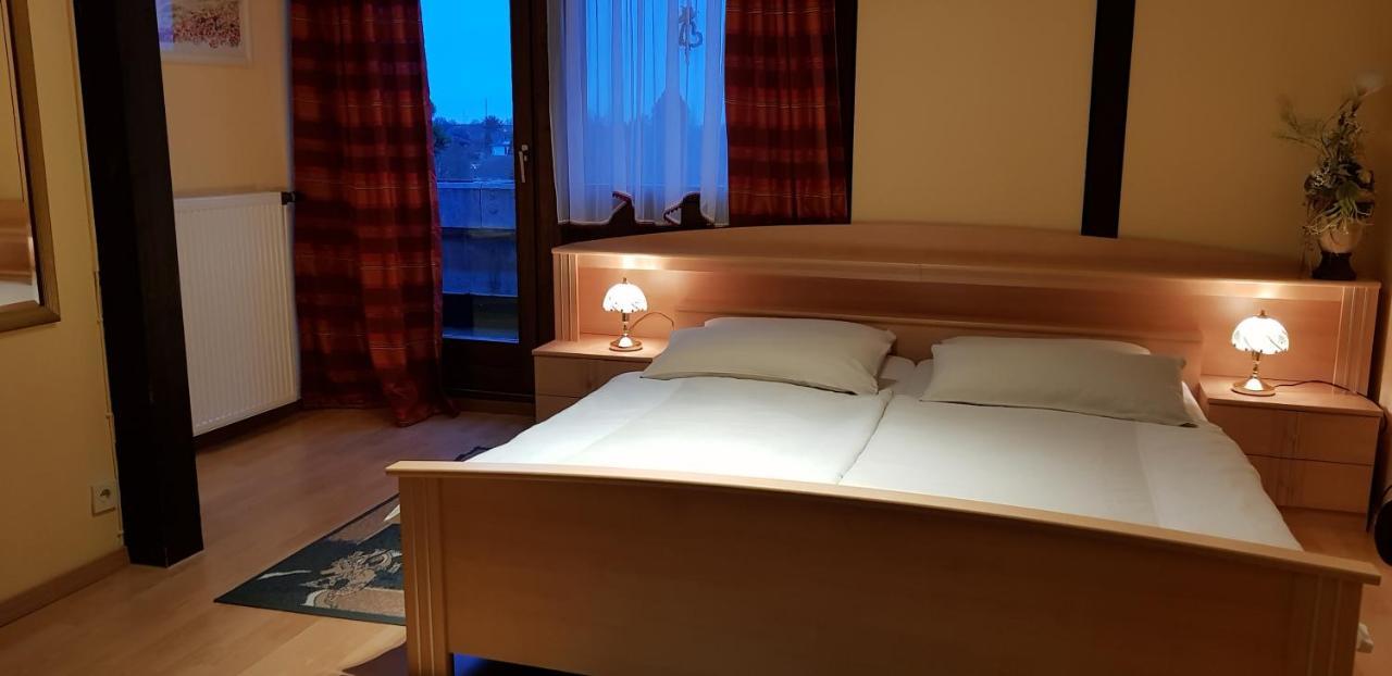 Hotel Garni Julia Linnich Zewnętrze zdjęcie